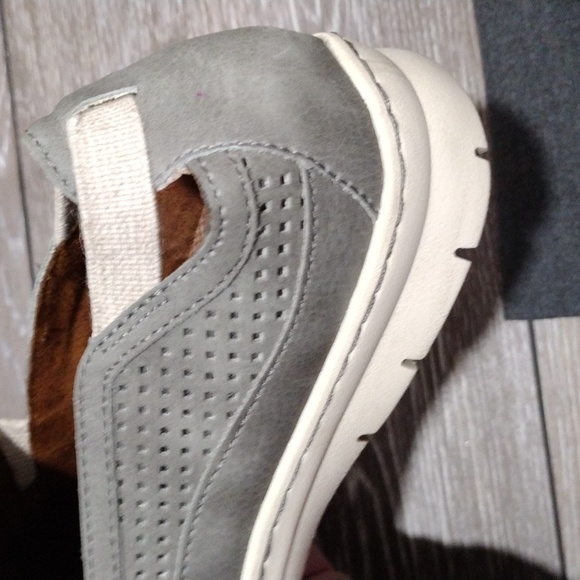 B.O.C. grey perforated material loafers. Size 8.5 - Picture 4 of 11